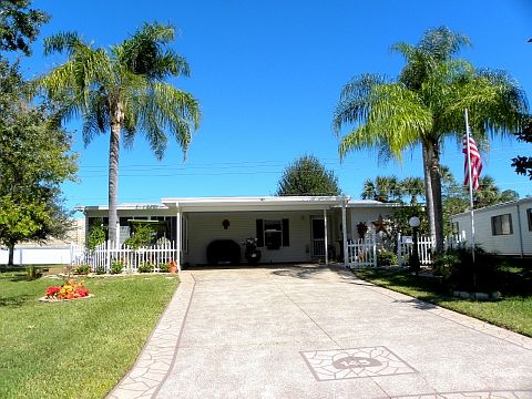 Home sits on an oversized lot