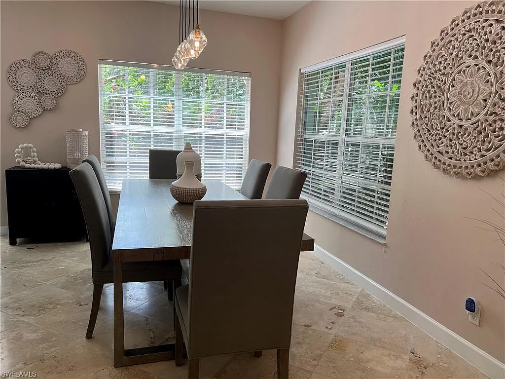 3 bed, 2.0 bath, 1986 sqft, $10,000 — Photo 3