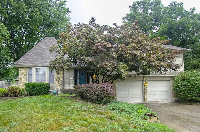 1st image of 2805 S Sweet Briar Dr