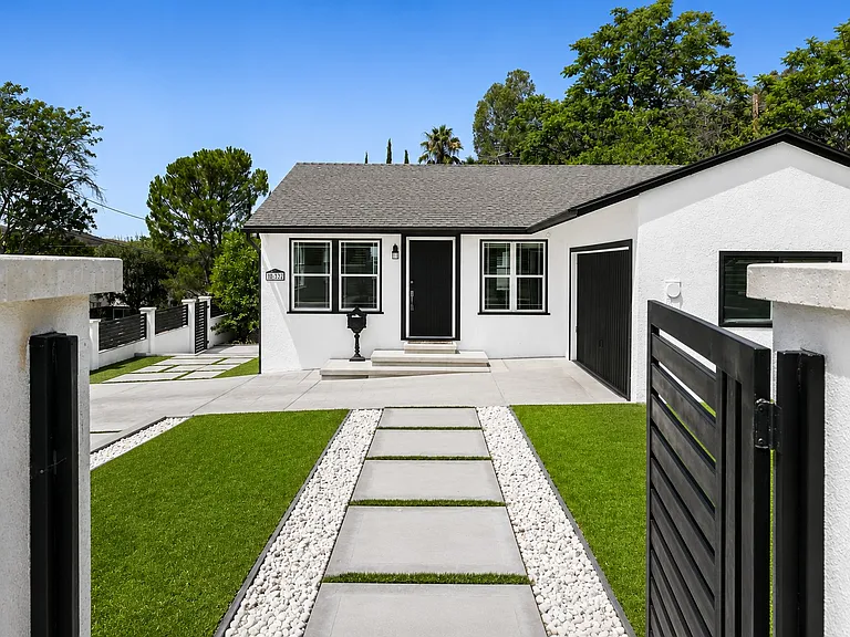 10337 Pinyon Ave — Photo 5