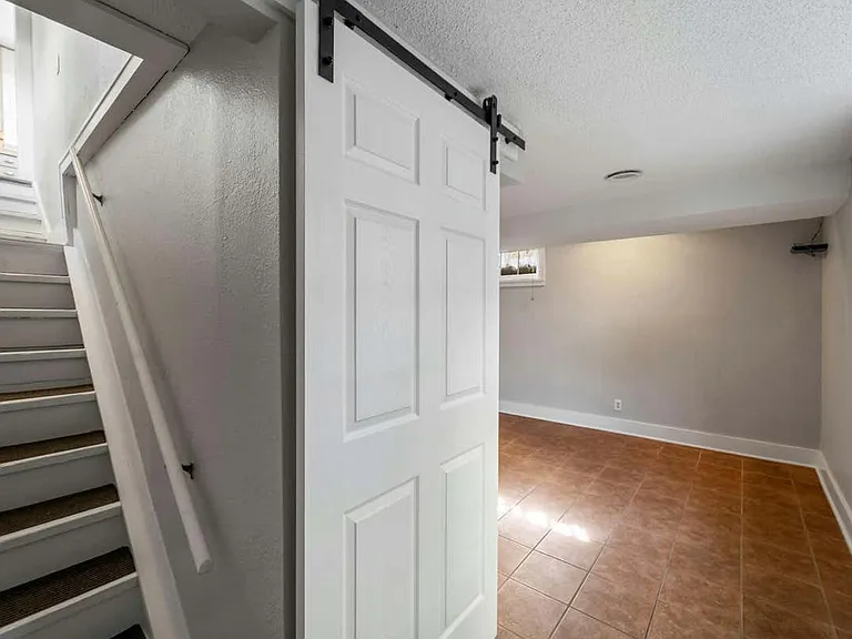 2217 Donald St — Photo 27