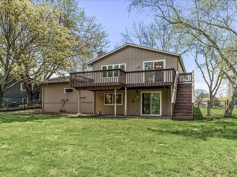 7316 Candlewood Dr N — Photo 22