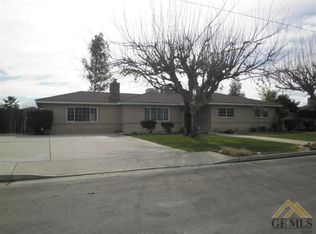 11721 Whippoorwill Ln, Bakersfield, CA 93312