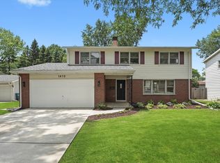 1410 S Cypress Dr, Mount Prospect, IL