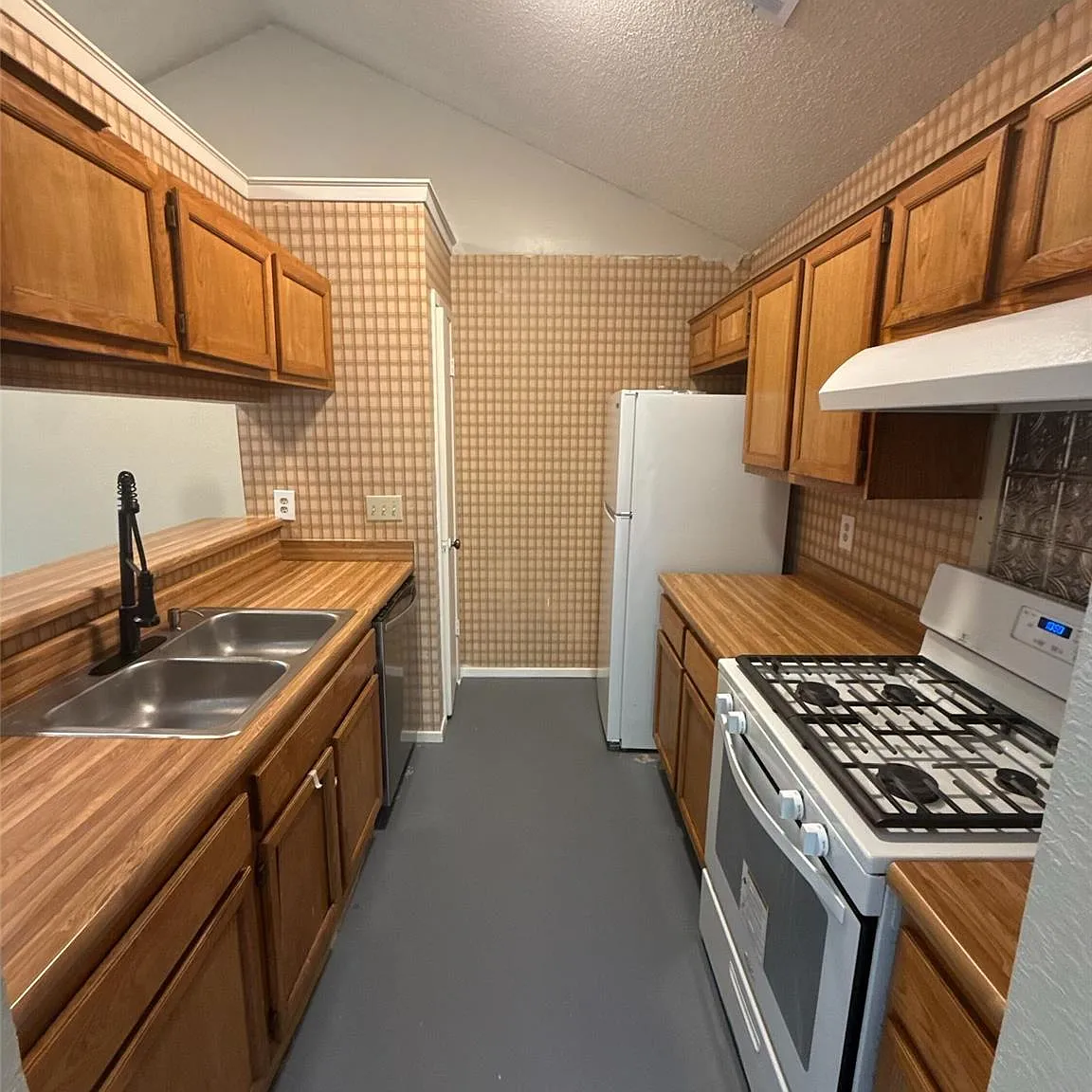 2 bed, 2.0 bath, 888 sqft, $1,295 — Photo 4