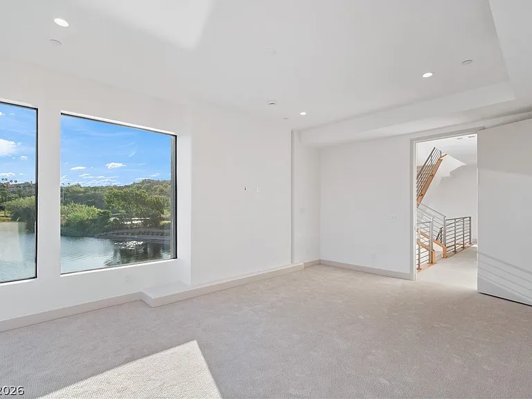 66 Lakefront Dr — Photo 33