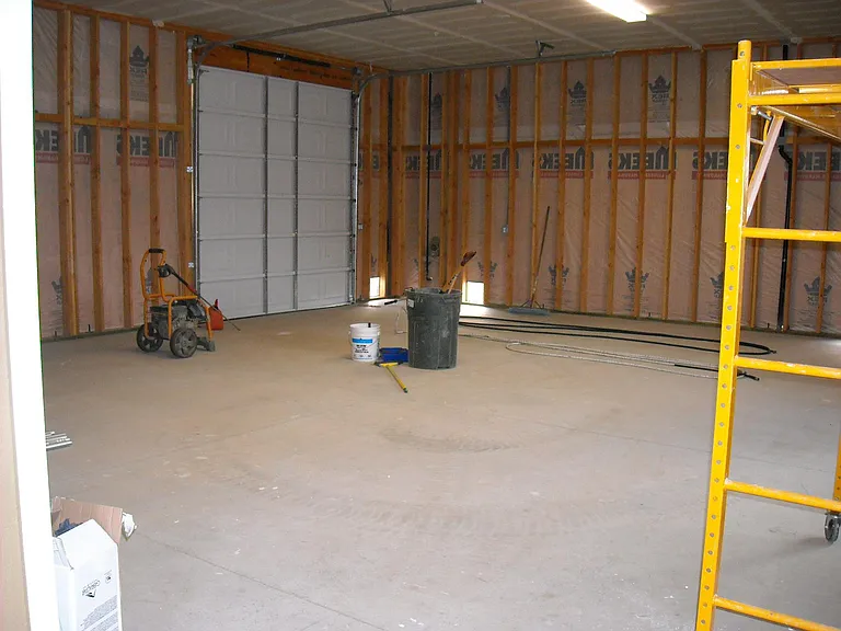 Ground floor with door