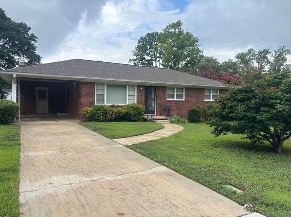 1805 Stevens Dr NE