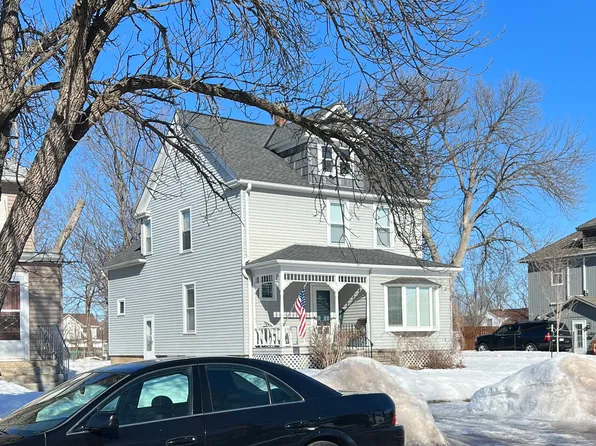 918 White St, Jackson, MN 56143
