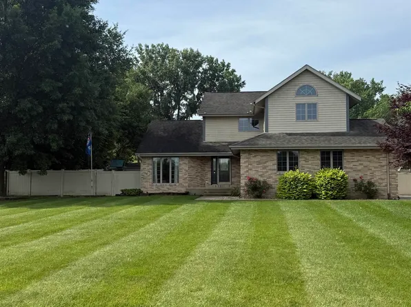 224 Point East Ln, Logansport, IN 46947
