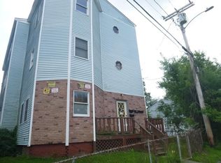 5 Webster Pl, Worcester, MA 01603