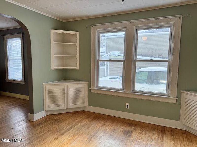 4th image of 331 Riceville Road
