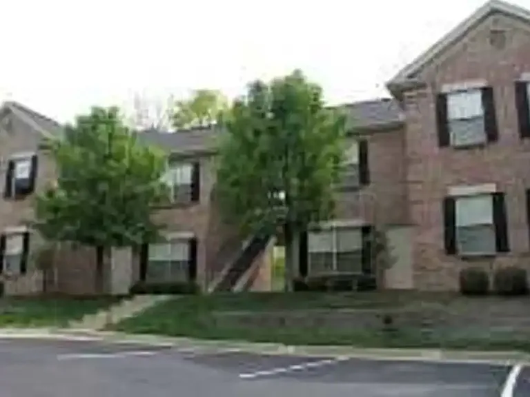 Deerfield Place Apartments — Photo 25