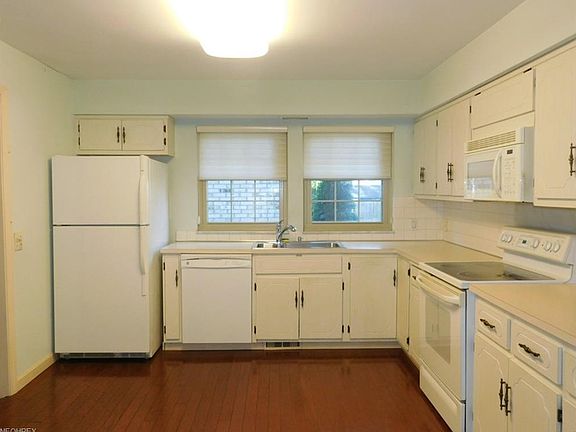 2nd image of 1299 Harwich Ct #101