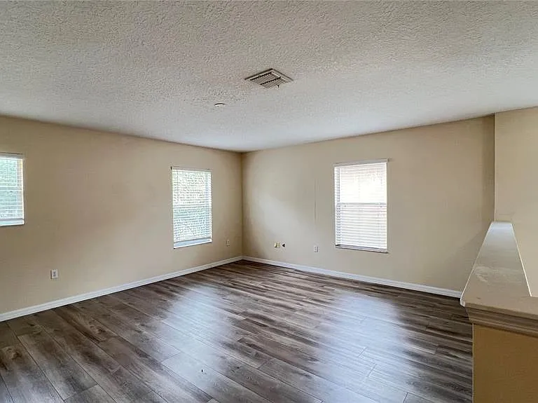 216 Verdi St — Photo 26