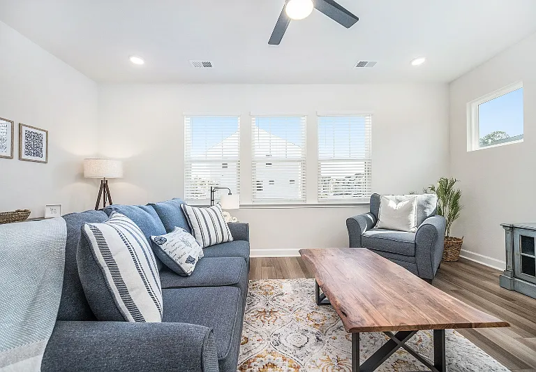 318 Lanyard St — Photo 13