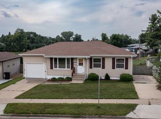 1923 Saint Benedict Dr, Bismarck, ND 58501