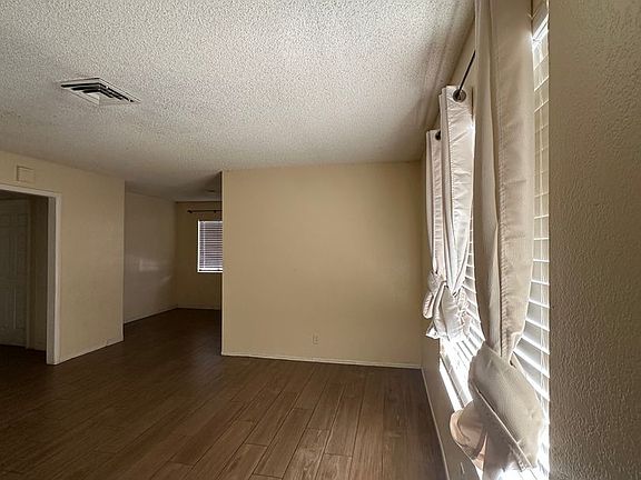4th image of 4376 Bramblewood St