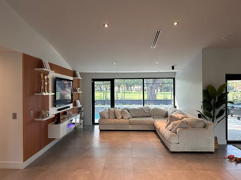 6747 Edgeworth Dr — Photo 9
