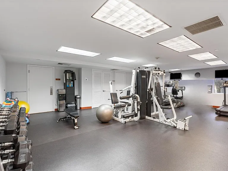 209 N Birch Rd #401 — Photo 13