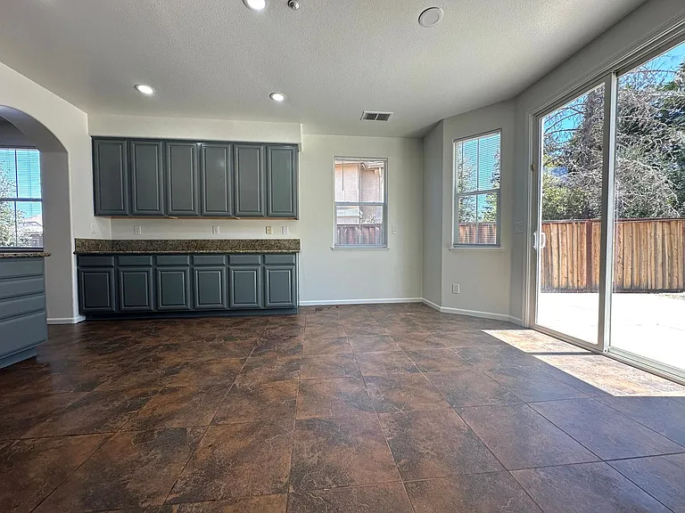 2608 Saint Andrews Dr — Photo 13