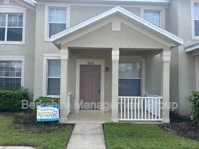 3 bed, 2.5 bath, 1385 sqft, $1,825 — Photo 1