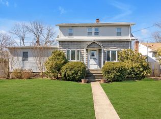 148 Taft Ave, Merrick, NY 11566