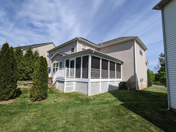 3rd image of 3806 Conner Glenn Dr