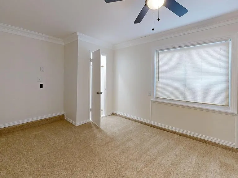 1021 Crosby Ave — Photo 4