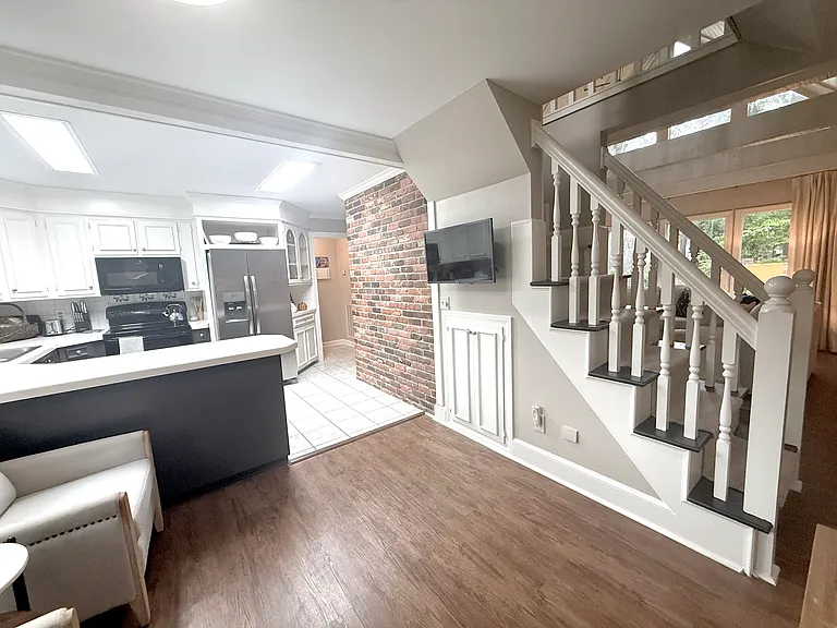 121 Cooper Cir — Photo 10