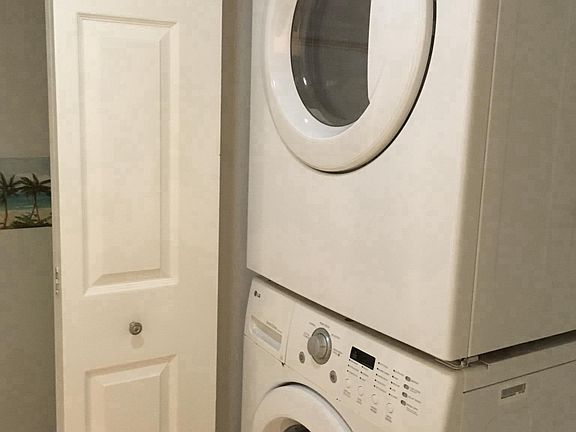 5th image of 1440 N Lawnwood Cir APT 16B