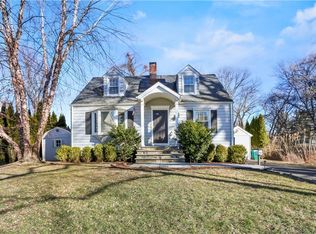 801 S Pine Creek Rd, Fairfield, CT 06824