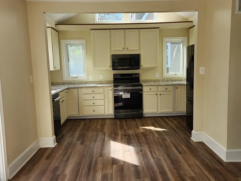 7 Ritchie Hwy — Photo 6