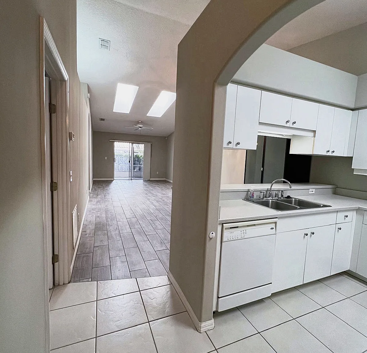 2 bed, 1202 sqft, $1,750 — Photo 3