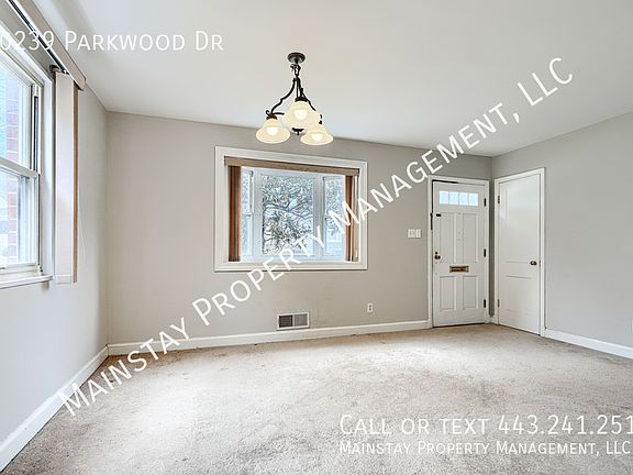 4th image of 10239 Parkwood Dr