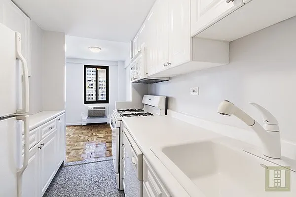Rented by Halstead Real Estate | media 13