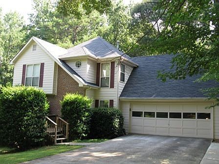 4 Bedroom/2.5 Bath on Full, Finished Basement
