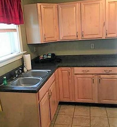 5th image of 1140 W 21st St