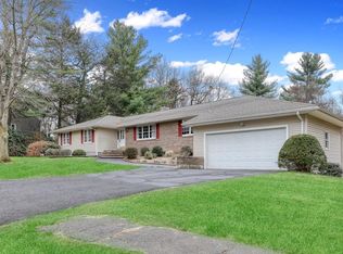 62 Pineridge Dr, Westfield, MA 01085