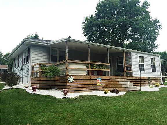 2nd image of 308 Town And Country Ln