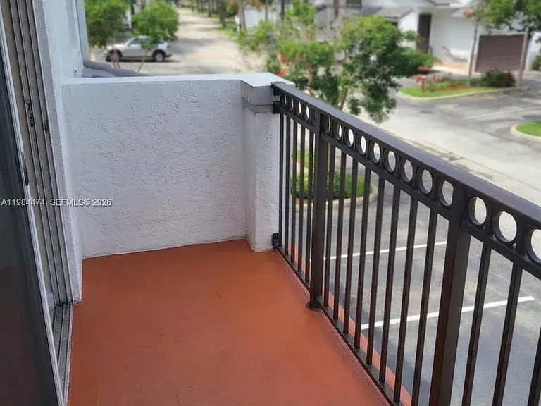 721 SW 148th Ave — Photo 1