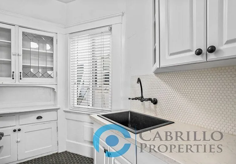 415 E Juniper St — Photo 7