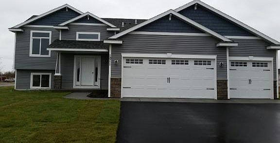 2nd image of 1011 Marion St SE