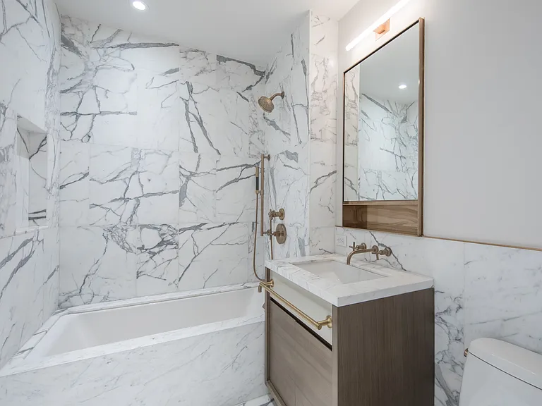 305 E 51st St #15C — Photo 3