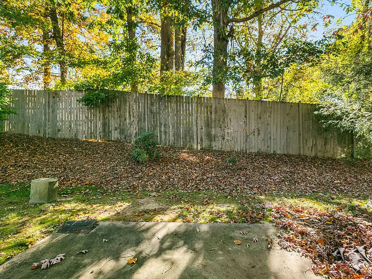 55 Thea Ln — Photo 31