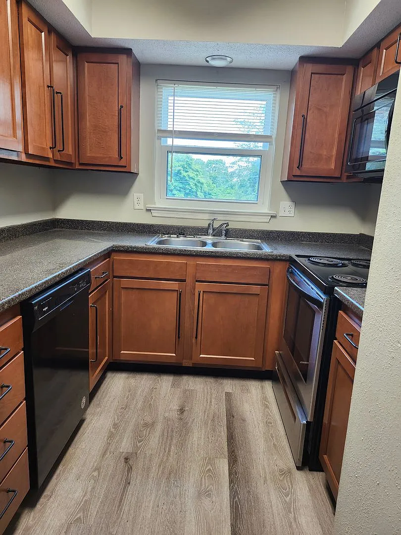 778 & 780 Winding Hills Lane — Photo 2