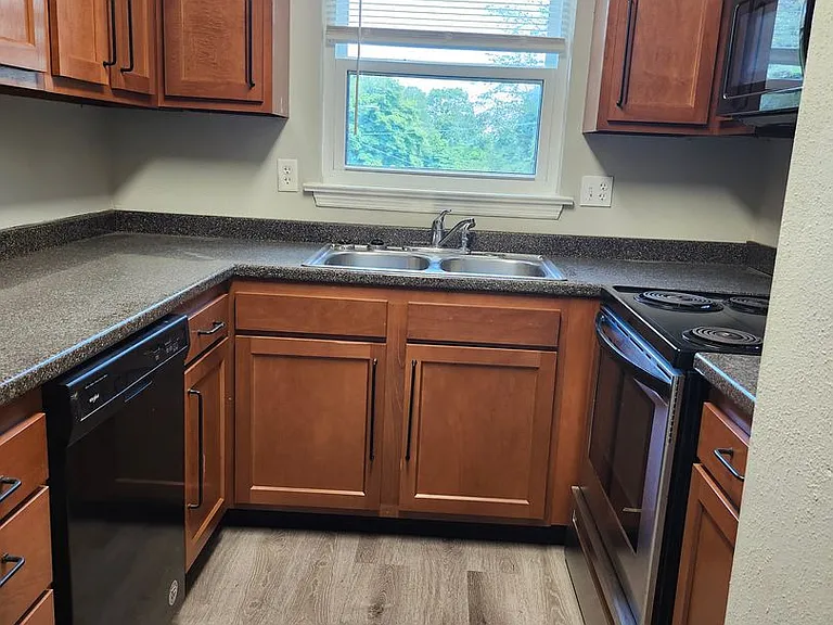 778 & 780 Winding Hills Ln — Photo 2