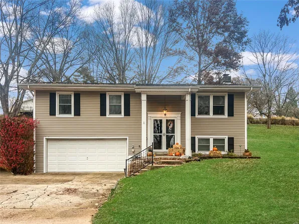 608 Steamboat Dr, Washington, MO 63090