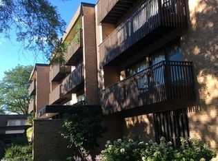 1815 Tanglewood Dr UNIT 2C, Glenview, IL 60025