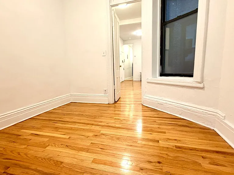314 E 84th St #1 — Photo 9